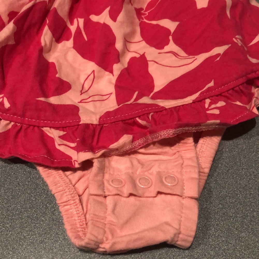 Girls Ruffle Bundle 3-6 months - Picture 11 of 16